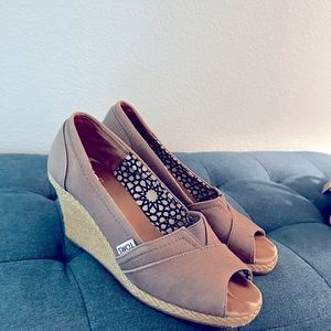 Toms Wedges